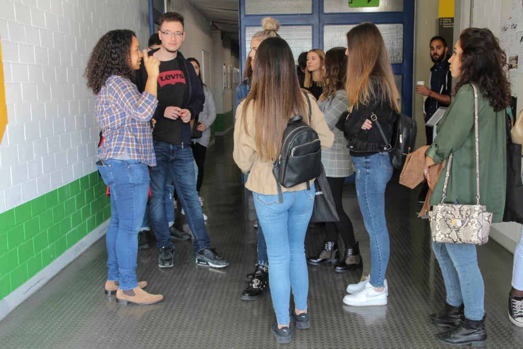 Führung der Erstsemester über den Campus