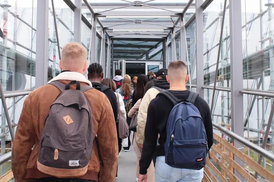Es sind viele neue Studierenden an der HdM
